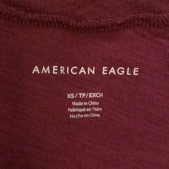 Simple reddish-maroon American Eagle tee - Picture 2 of 2